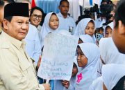 Presiden Prabowo Percepat Modernisasi Sekolah Lewat Program Smartboard Berbasis Teknologi Interaktif