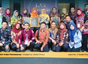 Khofifah Sabet Tiga Penghargaan di LAN Awards 2025, Tegaskan Perannya sebagai Transformational Leader Jawa Timur