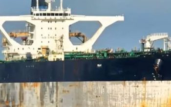 Kapal Minyak ‘Siluman’ Rusia Lolos dari Sanksi, Ketegangan Global Memanas