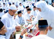 Khotmil Qur’an Inklusif di Grahadi, Gubernur Khofifah Ajak Perangkat Daerah dan Komunitas Tuli Raih Berkah Ramadan