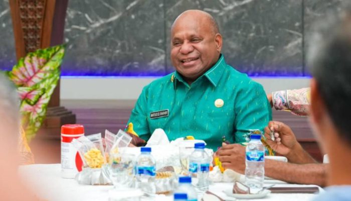 Gubernur Papua Mathius Fakhiri Fokuskan Peningkatan SDM dan Infrastruktur