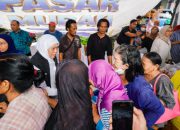 Gubernur Khofifah Gelontorkan Sembako Murah di Kediri, Emak-Emak Rela Antre