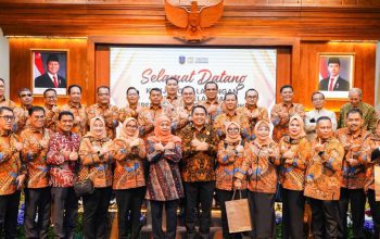 Gubernur Khofifah Tekankan Pentingnya Kepemimpinan Kolaboratif Saat Terima Peserta PKN I