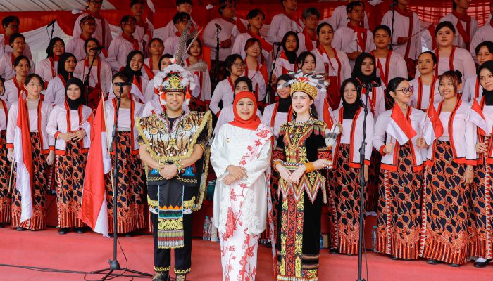 Pimpin Upacara Kemerdekaan di Grahadi, Gubernur Khofifah Dorong Jatim Jadi Motor Penguatan Kedaulatan Nasional