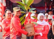 Semarak HUT ke 81 RI, Gubernur Khofifah Lepas Ekspedisi 81 dengan Misi Tanam 500 Pohon di Arjuno