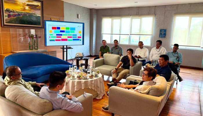 Kunjungi TTL, Pimpinan OOCL Puji Sistem Operasional Terintegrasi dan Potensi Surabaya sebagai Hub Logistik