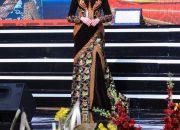 Dari Tribhuwana Tunggadewi hingga Fashion Modern, Arumi Bachsin Promosikan Wastra Jatim di Kriyanusa